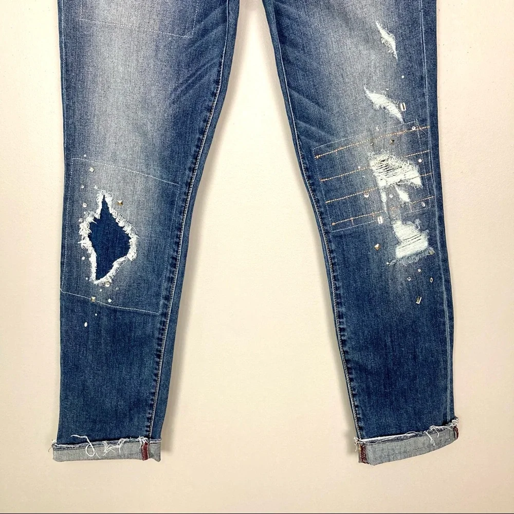LEVEL 99 Morgan Slouchy Straight Jeans Women’s Size 26 Rhinestone Patched Denim